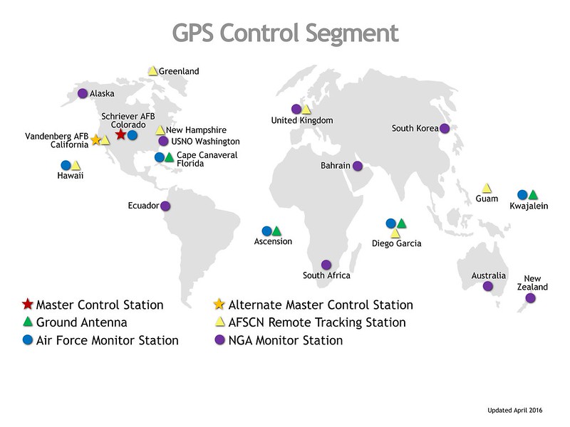 Carte des stations de contrôle au sol gérant le GPS.